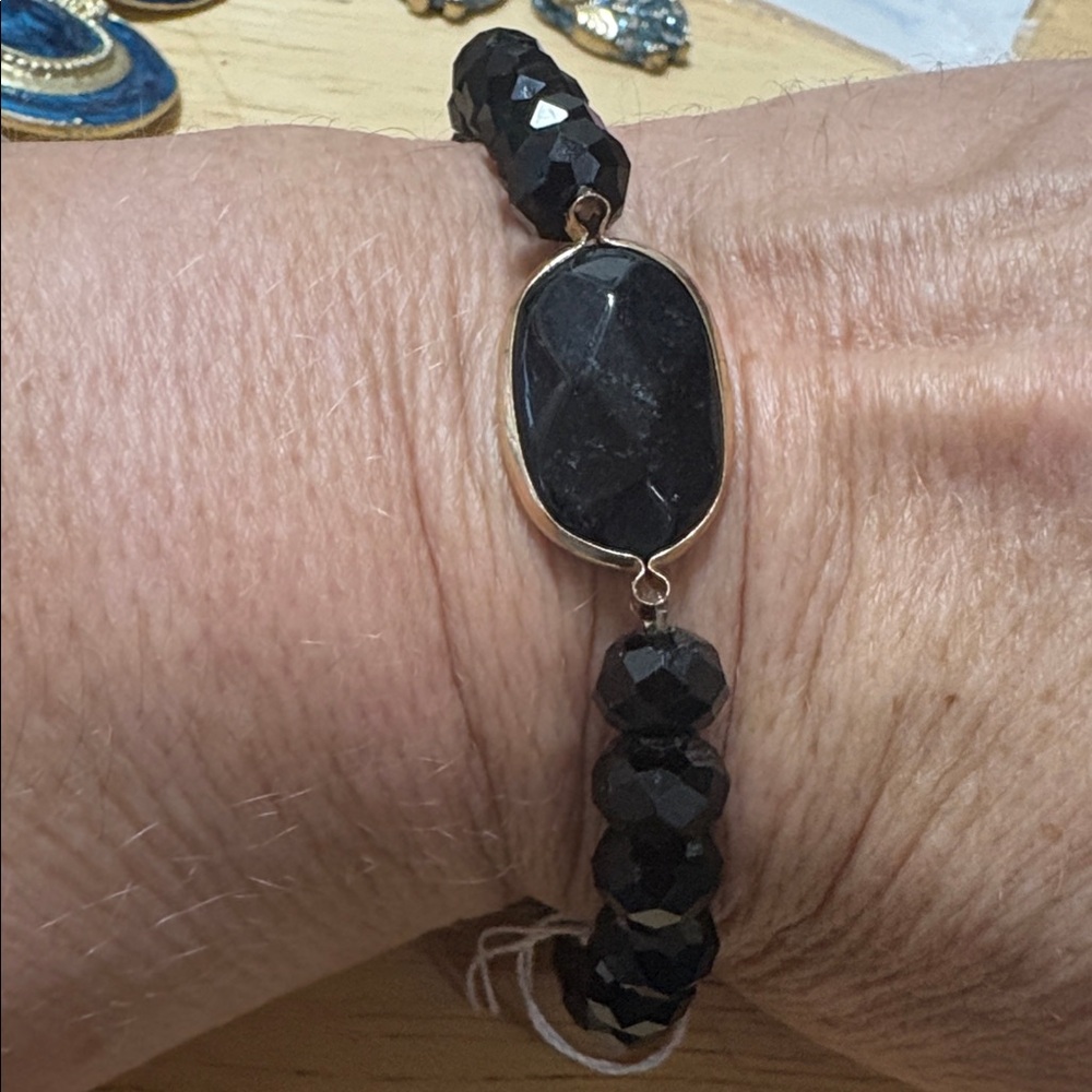 B47 Time and True Black Beaded Bracelet with Oval Stone